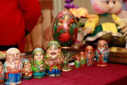 На первом областном фестивале славянской культуры в Костанае зрителей удивил номер с танцующим медведем