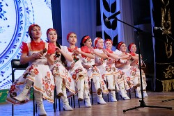 На первом областном фестивале славянской культуры в Костанае зрителей удивил номер с танцующим медведем