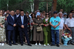 В Парке Победы прошел митинг, посвященный Дню памяти жертв политических репрессий и голодомора