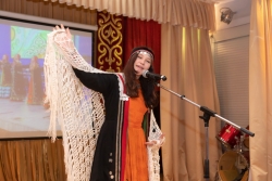 Кубыз, биші «бешбармақ» пен халық әндері