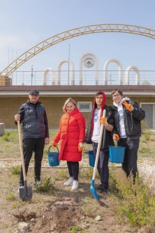 Пополнение на Аллее Дружбы