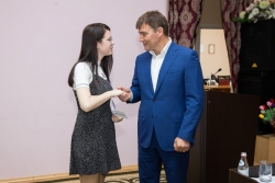 Награды и посвящение