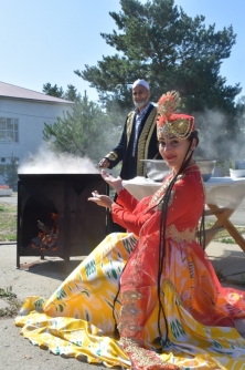 «Шарк» тәжік-өзбек этномәдени бірлестігі «Алтынгүл» жазғы лагерінің тәрбиеленушілеріне мереке сыйлады