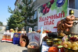 15 кг яблок и целый час веселья…