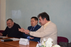 В Доме Дружбы прошел круглый стол по обсуждению пяти социальных инициатив Президента