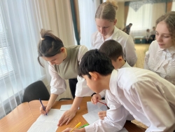 Алғыс айту күні қарсаңында Қостанай облысының әзірбайжан қауымы ҚХА-ның «Қайырымдылық керуені» республикалық акциясы аясында қайырымдылық көмек көрсету бойынша «Қоржын» республикалық акциясын қолдады.