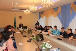 Студенттермен Кіші Ассамблея отырысы өткізілді