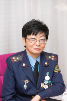 От радиотелефонистки до помощника прокурора, от младшего лейтенанта до полковника...