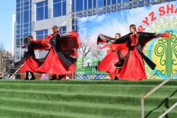 Яркую и красочную концертную программу подарил Дом Дружбы костанайцам в Наурыз