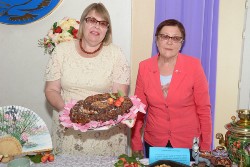В преддверии Дня матери в Костанае провели выставку и дегустацию пирогов