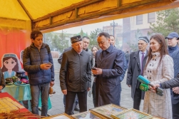 Казахская посуда, турецкие сладости, корейская косметика…