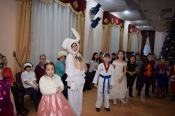 Счастливые новогодние игрушки