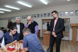 И снова ход конем…