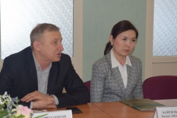 В Доме Дружбы прошел круглый стол по обсуждению пяти социальных инициатив Президента