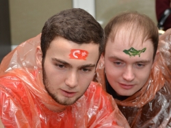 С Днем рождения, активист!