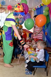 К «дельфинятам» с подарками!