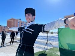 Областная Ассамблея народа Казахстана встретила Наурыз мейрамы с жителями мкр Кунай