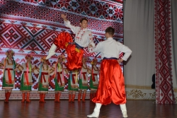 Вареники, песни и пляски