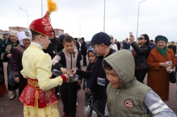 Бейбітшілік, достық және бірлік мерекесі Әуежай шағын ауданында болып өтті