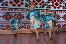 Вареники, песни и пляски