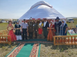 С теплым приветом от соотечественников